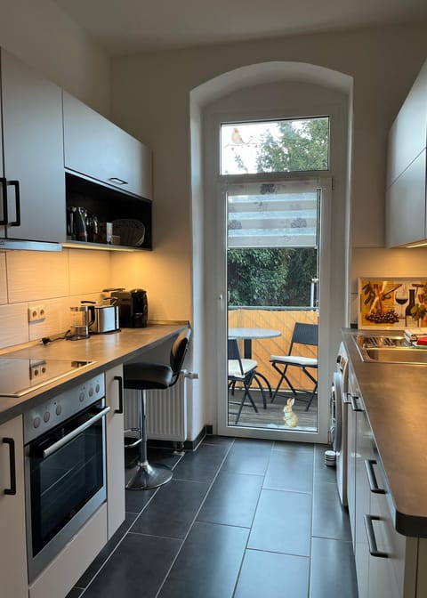 Kitchen or kitchenette, Seating area, Dining area, dishwasher, minibar, pet friendly, stove, toaster, washing machine