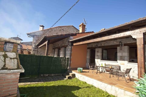 Facade/entrance, Garden