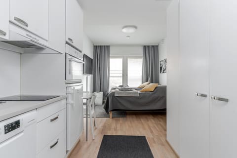 Bed, Coffee/tea facilities, Bedroom, dishwasher, microwave, towels, wardrobe, kitchen