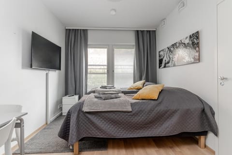 Bed, TV and multimedia, Living room, Bedroom, towels