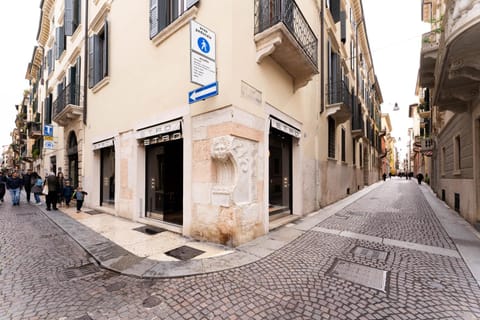 Property building, Neighbourhood, City view, Location