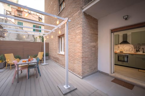 Property building, Patio, Day, View (from property/room), Balcony/Terrace, Balcony/Terrace, Kitchen or kitchenette, Seating area, Dining area