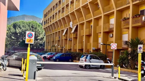 Property building, Street view, Location, Parking