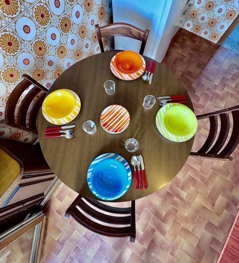 Photo of the whole room, Dining area, Lunch