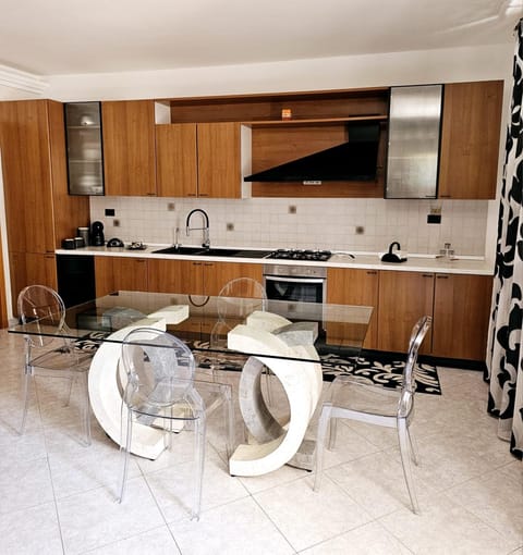 Kitchen or kitchenette, kitchen, kitchen