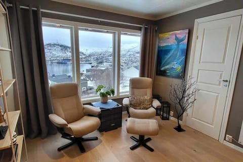 Natural landscape, Living room, Seating area