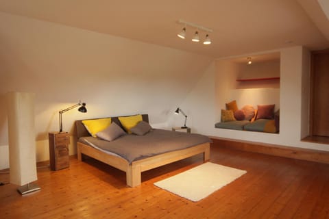 Photo of the whole room, Bedroom