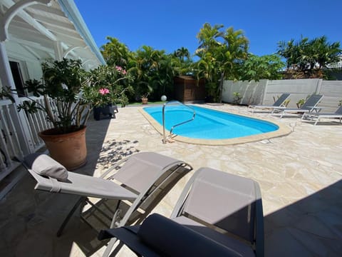 Patio, Pool view, Swimming pool, sunbed