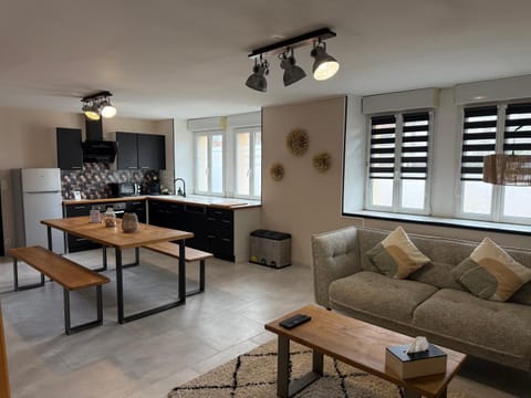 Maison aux pieds du circuit de Mirecourt House in Vosges