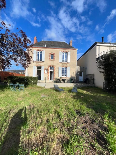 Maison Coeur centre ville Arnage 24h du Mans Villa in Centre-Val de Loire