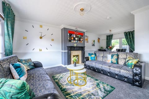 *328OL* For your relaxed & Cosy stay + Parking House in Leeds