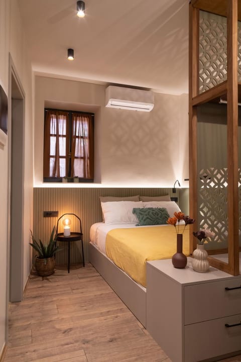 Bed, Bedroom, air conditioner