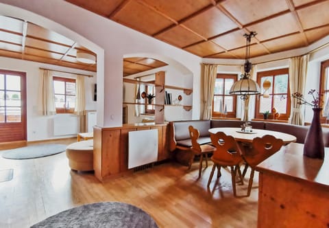 Living room, Dining area