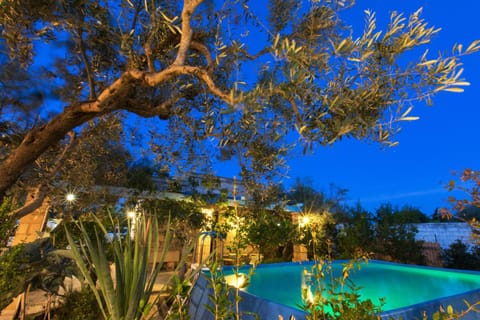 Property building, Swimming pool