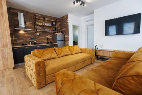 TV and multimedia, Kitchen or kitchenette, Living room, Seating area