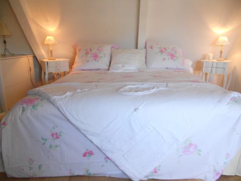 chambre d'hotes le nid du phare avec jacuzzi privé Bed and Breakfast in Honfleur