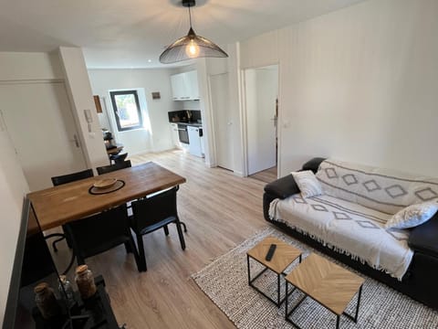 TV and multimedia, Living room, Dining area