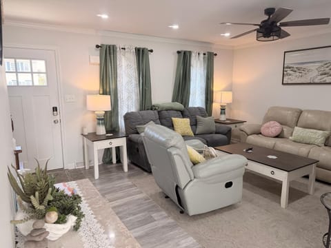 Living room, Seating area, fireplace