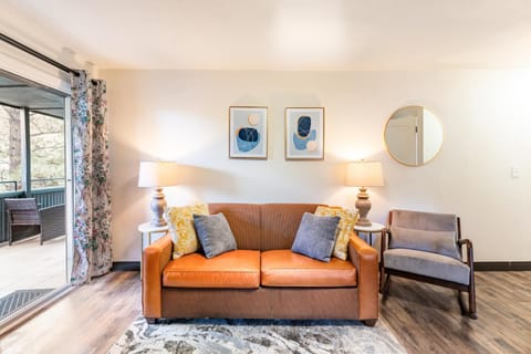 View (from property/room), View (from property/room), Living room, Seating area