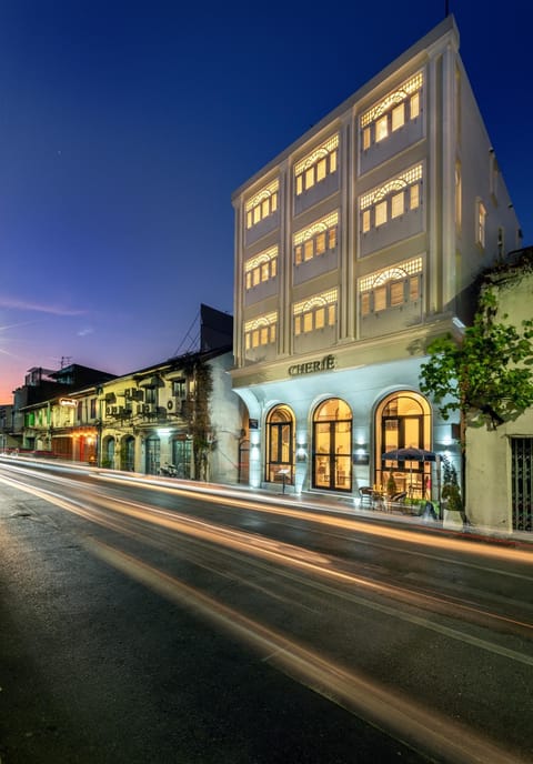 Property building, Night, Neighbourhood, City view, Street view, Location