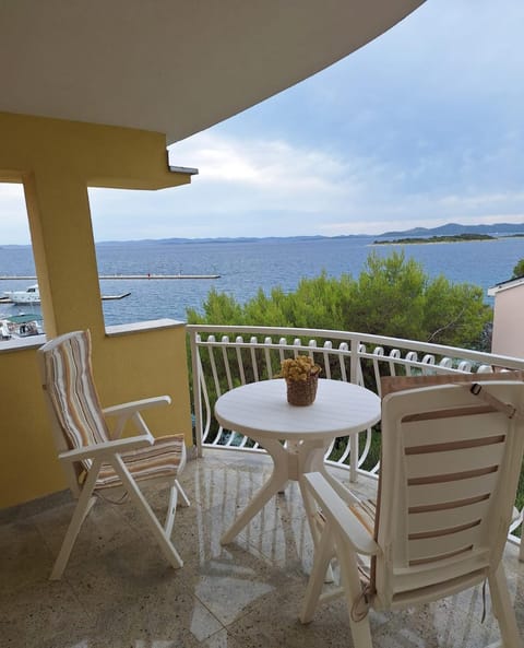 Patio, View (from property/room), Balcony/Terrace, Seating area, Dining area, Sea view