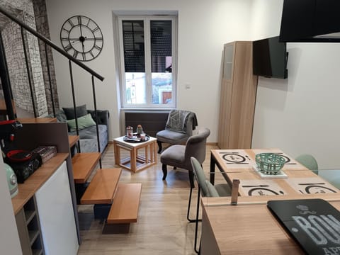 TV and multimedia, Kitchen or kitchenette, Seating area, Dining area