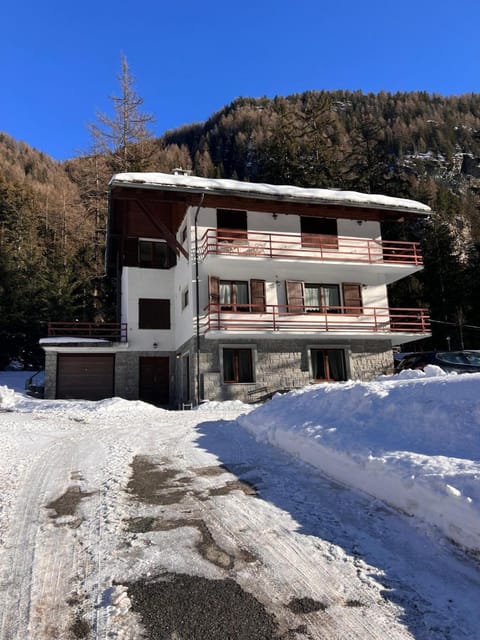 Property building, Day, Natural landscape, Winter