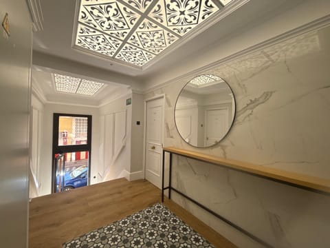 Gran Ritz grupos y familias Terraza y parking Apartamento 10-14 Apartment in Malaga