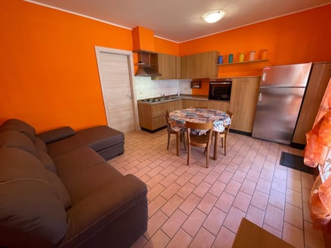 Kitchen or kitchenette, Dining area, pet friendly, stove
