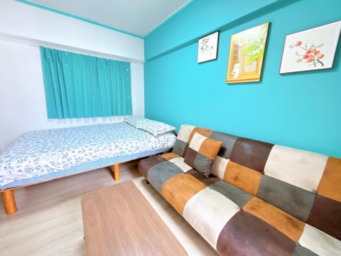 Bed, Decorative detail, Seating area, Bedroom