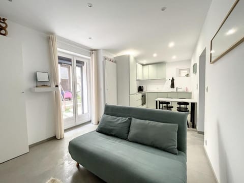 Living room, Dining area, kitchen