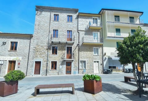 Property building, Street view, Location