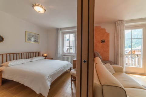 Living room, Bedroom