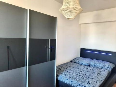 Bed, Photo of the whole room, Bedroom, wardrobe