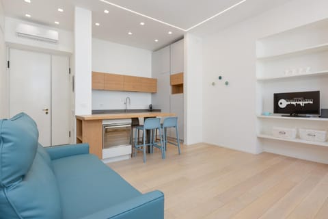 Kitchen or kitchenette, Living room