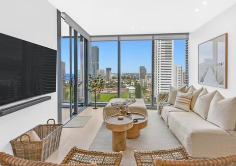TV and multimedia, Living room, City view, Sea view