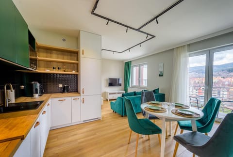TV and multimedia, Kitchen or kitchenette, Seating area, Dining area