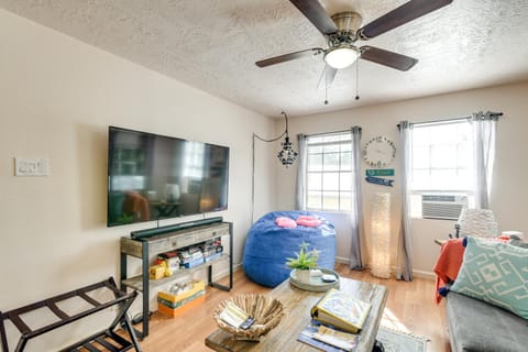 3 Mi to Boardwalk Bacliff Apartment with Hot Tub Apartment in Bacliff