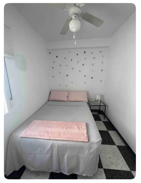 habitación 1 en tercera planta sin ascensor no és piso entero a compartir baño y cocina Vacation rental in Fuengirola