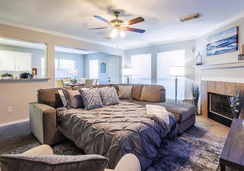 Cozy & Modern 5BR Smart Home with Yard and BBQ House in Cypress