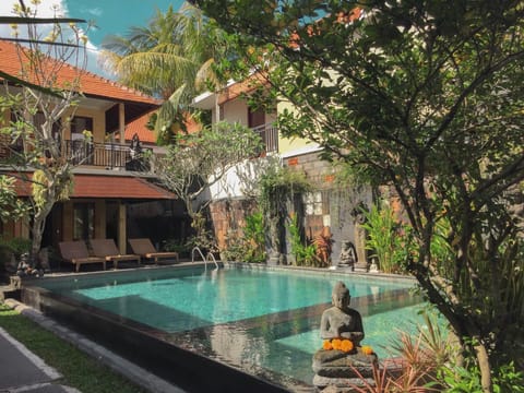 Property building, Swimming pool