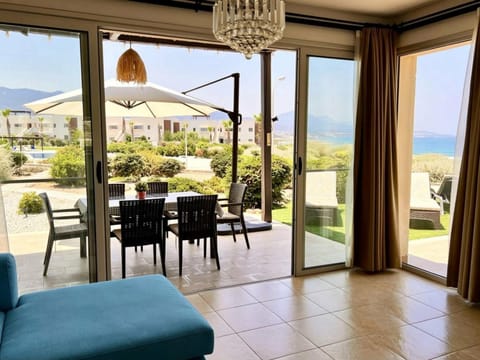 Patio, Day, Natural landscape, View (from property/room), Balcony/Terrace, Living room, Seating area, Dining area, Sea view