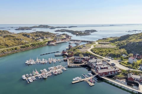 Nearby landmark, Day, Neighbourhood, Natural landscape, Bird's eye view, Sea view
