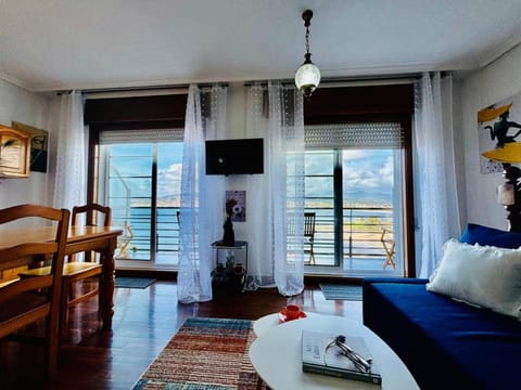 TV and multimedia, Photo of the whole room, Seating area