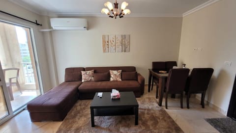 Living room, Seating area, Dining area, air conditioner