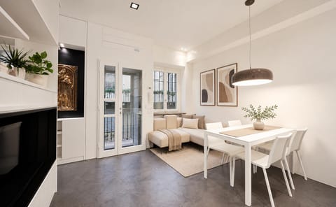Day, Living room, Seating area