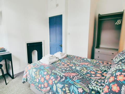 Bed, Bedroom, wardrobe