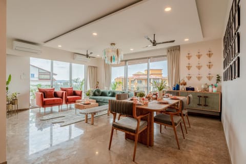 Living room, Seating area, Dining area