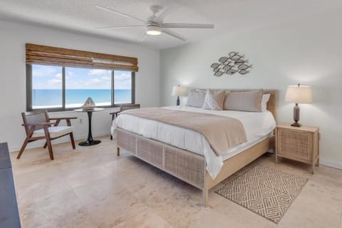 Luxury, Direct Oceanfront Unit and Balcony, Southeast Corner, Heated Pool, Garage Parking House in Daytona Beach