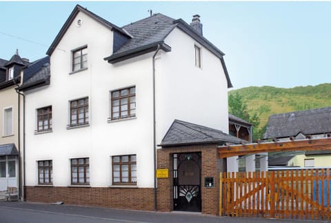 Property building, Day, Mountain view